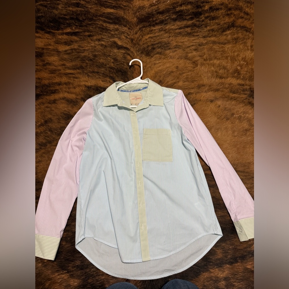 Women’s multicolor button up